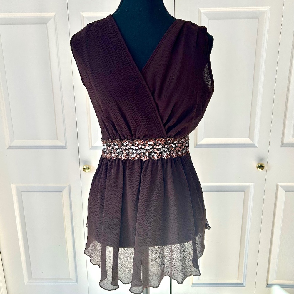 Cha Cha Vente Brown Crepe Flowy Top with Sequin Band Around Waist Size M